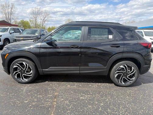 Black Metallic 2026 Chevrolet Trailblazer RS