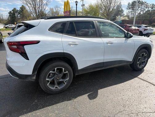 Summit White 2026 Chevrolet Trax LT