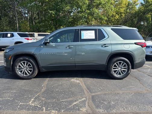 2022 Chevrolet Traverse LT Cloth