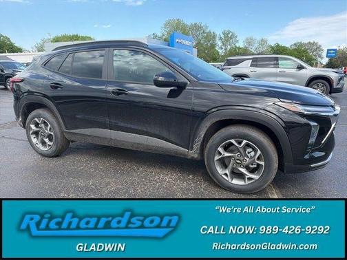 Mosaic Black Metallic 2026 Chevrolet Trax LT
