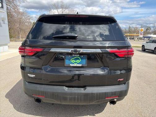 Mosaic Black Metallic 2022 Chevrolet Traverse RS