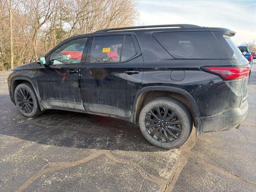 Mosaic Black Metallic 2022 Chevrolet Traverse RS