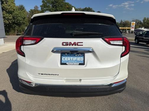 2022 GMC Terrain SLT