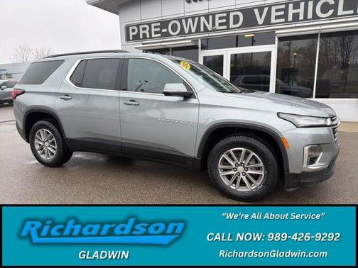 Sterling Gray Metallic 2023 Chevrolet Traverse LT Cloth