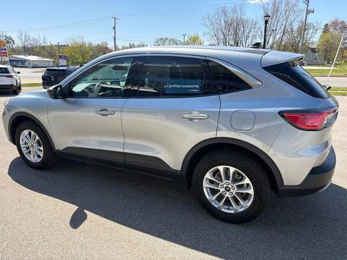 Silver Metallic 2022 Ford Escape SE