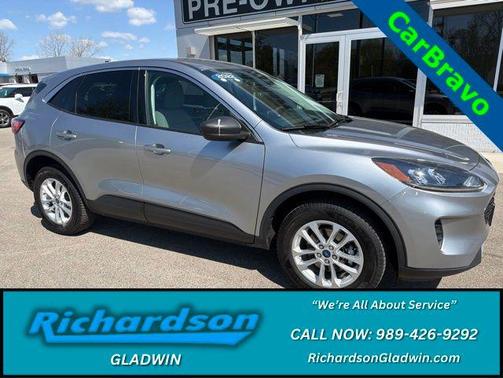 Silver Metallic 2022 Ford Escape SE