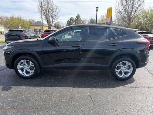 Mosaic Black Metallic 2026 Chevrolet Trax LS