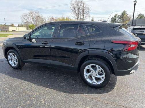 Mosaic Black Metallic 2026 Chevrolet Trax LS