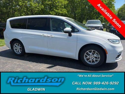 Bright White Clearcoat 2023 Chrysler Pacifica Touring L