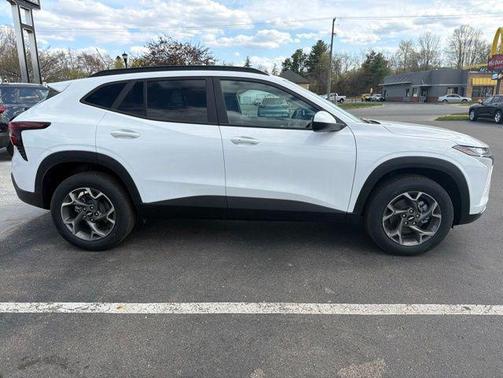 Summit White 2026 Chevrolet Trax LT