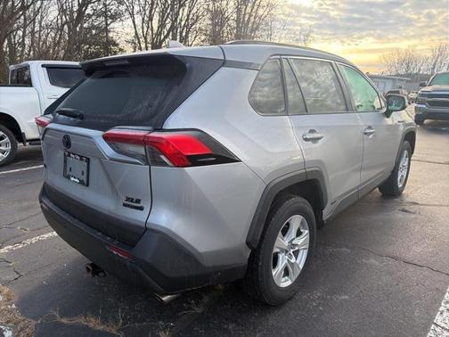 2020 Toyota RAV4 Hybrid XLE