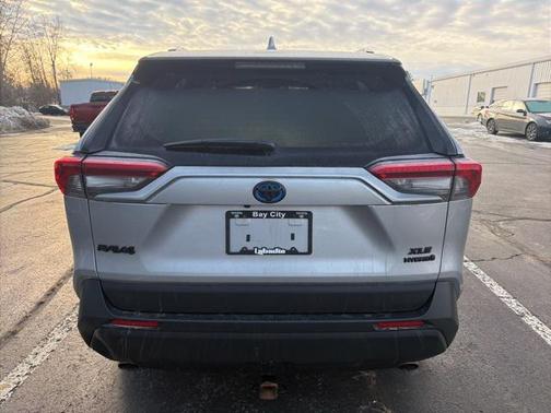 2020 Toyota RAV4 Hybrid XLE