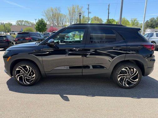 Mosaic Black Metallic 2025 Chevrolet Trailblazer RS