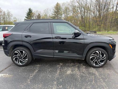 Mosaic Black Metallic 2025 Chevrolet Trailblazer RS