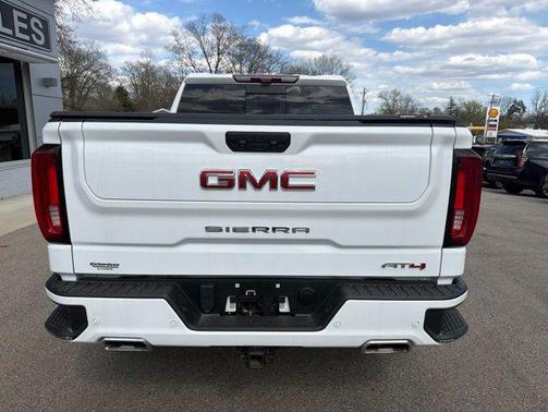 Summit White 2022 GMC Sierra 1500 AT4