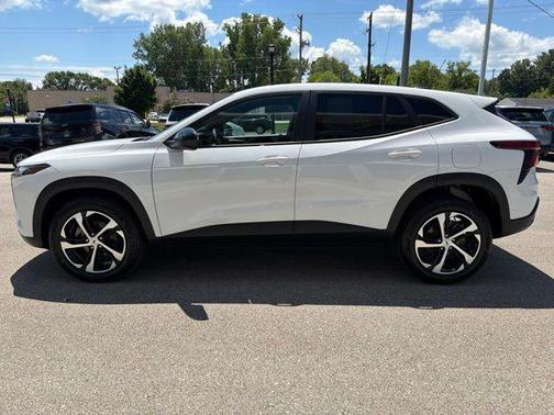 Summit White 2024 Chevrolet Trax FWD 1RS