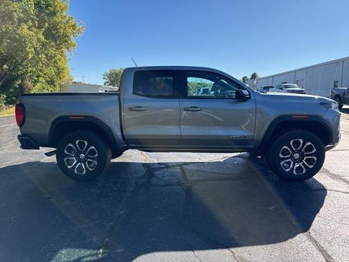 2023 GMC Canyon AT4