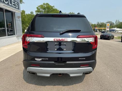 2022 GMC Acadia AWD SLT