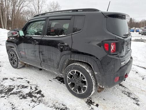 2023 Jeep Renegade Trailhawk