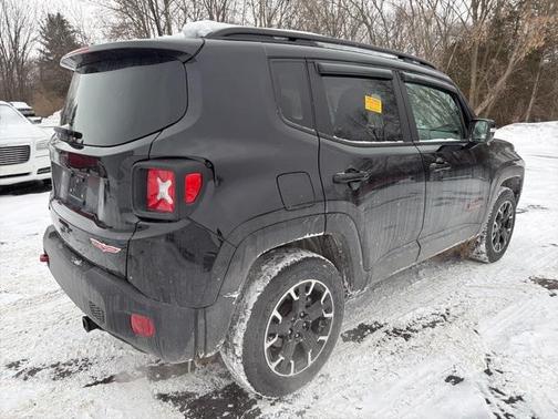 2023 Jeep Renegade Trailhawk
