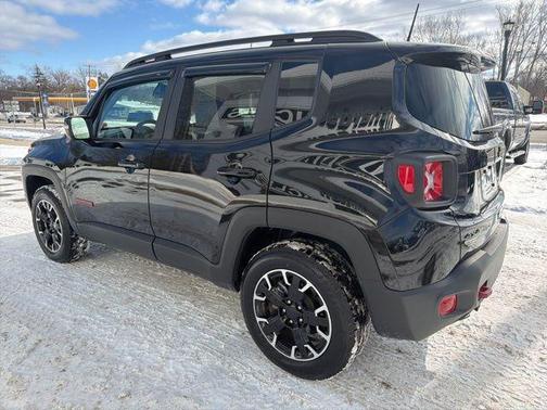 2023 Jeep Renegade Trailhawk