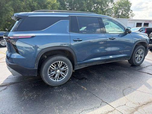 Lakeshore Blue Metallic 2025 Chevrolet Traverse LT