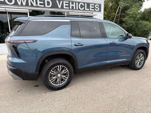 Lakeshore Blue Metallic 2025 Chevrolet Traverse LT