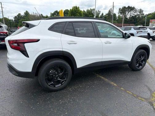 Summit White 2026 Chevrolet Trax LT