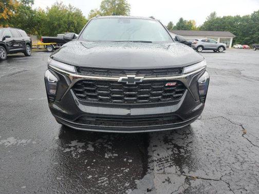 Mosaic Black Metallic 2026 Chevrolet Trax FWD 2RS