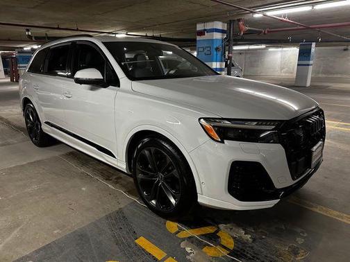 2025 Audi Q7 55 Prestige