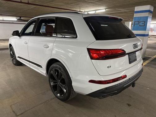 2025 Audi Q7 55 Premium Plus