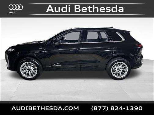 Mythos Black Metallic 2026 Audi Q3 TFSI quattro S tronic