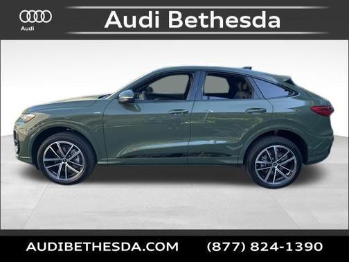 District Green Metallic 2026 Audi Q5 Sportback Premium Plus TFSI quattro S tronic