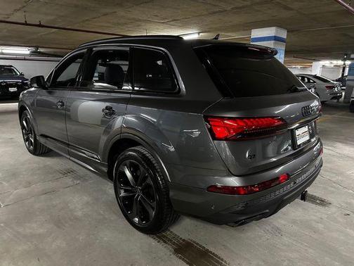 2025 Audi Q7 55 Premium Plus