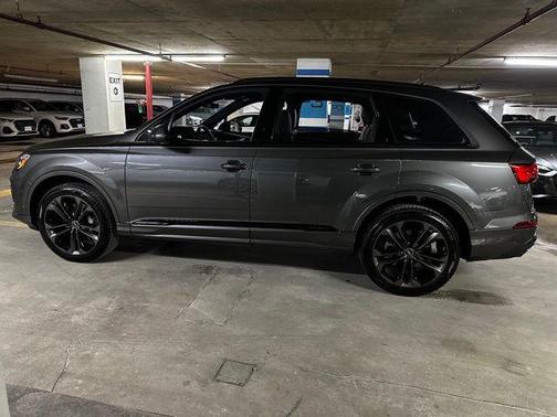 2025 Audi Q7 55 Premium Plus