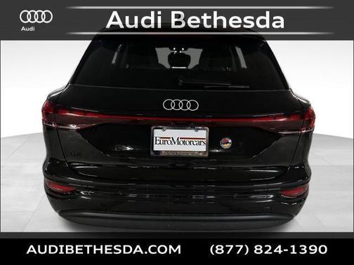 2025 Audi Q6 e-tron Prestige quattro