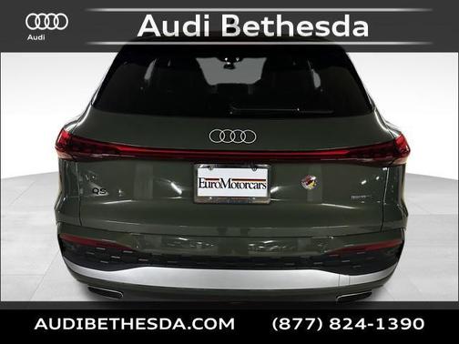 District Green Metallic 2026 Audi Q5 Premium Plus TFSI quattro S tronic