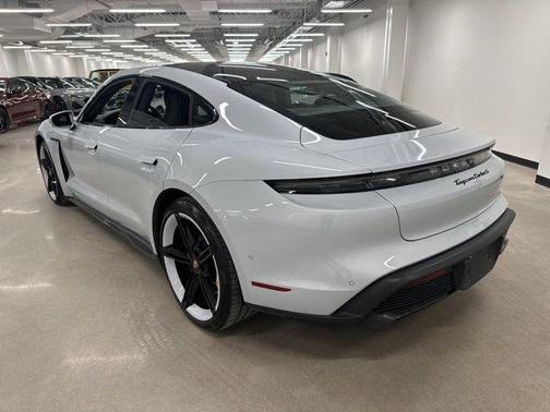 2022 Porsche Taycan Turbo S