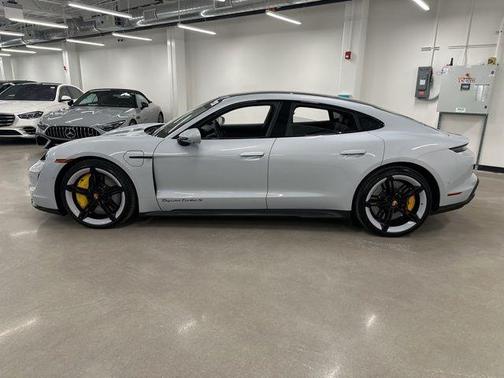 2022 Porsche Taycan Turbo S