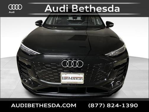 2025 Audi Q6 e-tron Prestige quattro