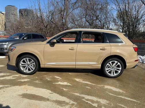 2025 Audi Q7 45 Premium