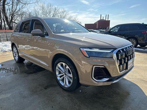 2025 Audi Q7 45 Premium