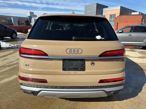 2025 Audi Q7 45 Premium