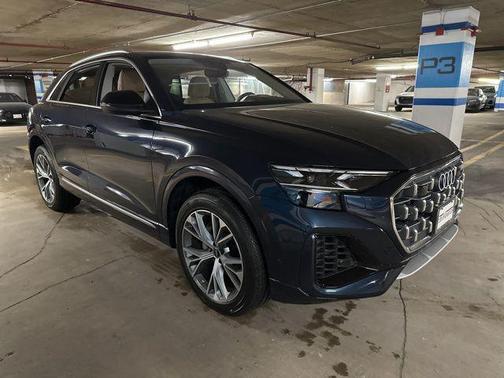 2025 Audi Q8 55 Premium