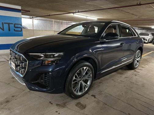 2025 Audi Q8 55 Premium