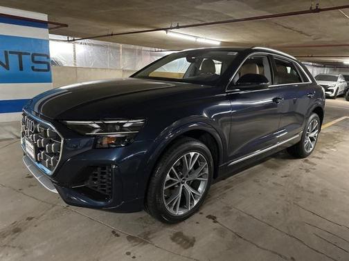 2025 Audi Q8 55 Premium