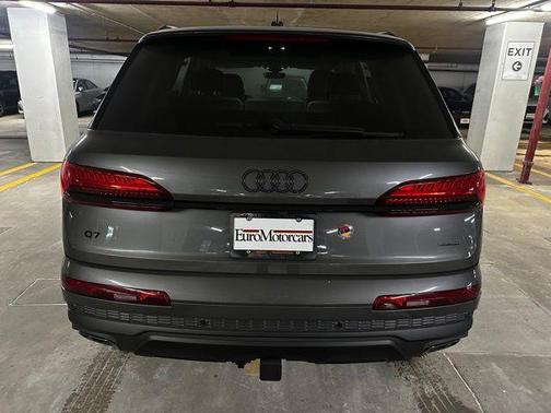 2025 Audi Q7 55 Premium Plus