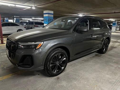 2025 Audi Q7 55 Premium Plus