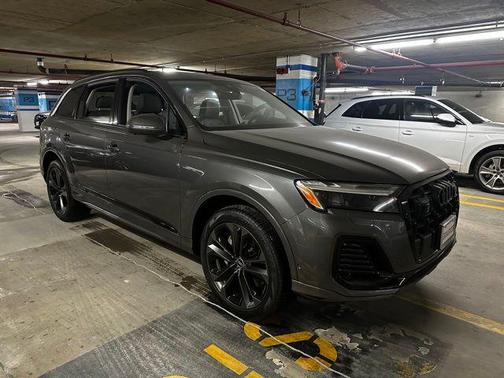 2025 Audi Q7 55 Premium Plus