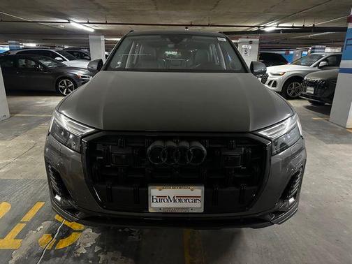 2025 Audi Q7 55 Premium Plus